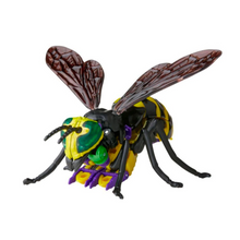 Load image into Gallery viewer, Transformers Legacy BUZZSAW (Deluxe Class)